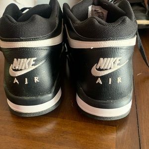 Nike Flight Legacy Size 9